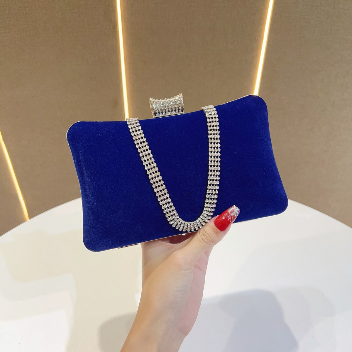 2025 ベルベットバンケットバッグ女性のダイヤモンドイブニ - Tassel Fringe Trim のレビューと価格